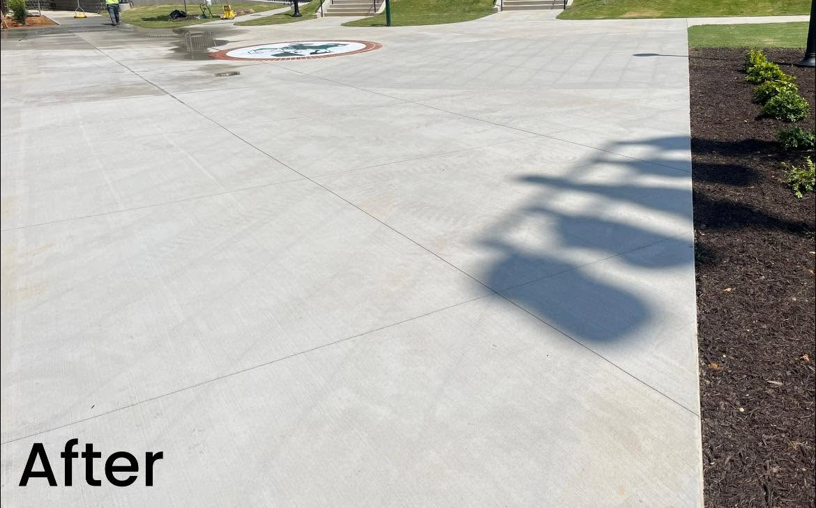 Commercial Plaza Concrete — drag to compare — after cleaning by FloPro Pressure Cleaning